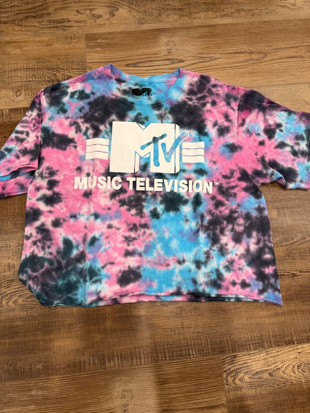 MTV Tie-Dye Cropped Tee in Pink, Blue & Black Swirl womens size small